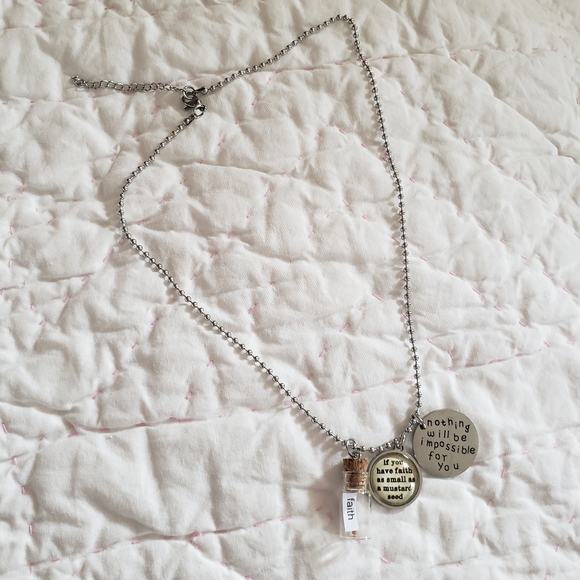 NWOT Faith Necklace - Picture 2 of 4